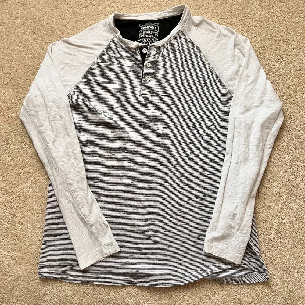 Company 81 Qualityy Dry goods Men's Size XL long sleeve white and gray‎